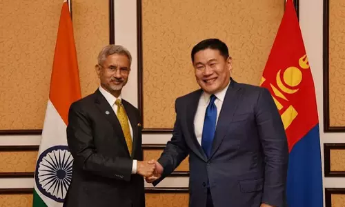 पाकिस्तान में एससीओ शिखर सम्मेलन के दौरान मंगोलिया के प्रधानमंत्री से मुलाकात की
