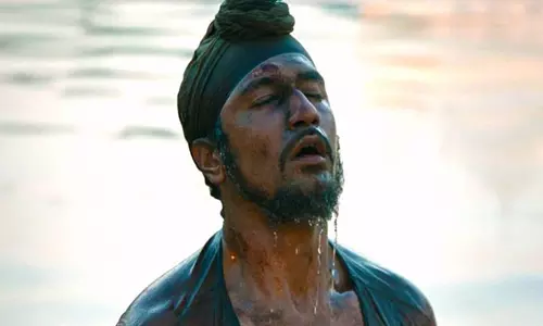 Vicky Kaushal ने सरदार उधम के 3 साल पूरे होने का जश्न मनाया Vicky Kaushal ने सरदार उधम के 3 साल पूरे होने का जश्न मनाया