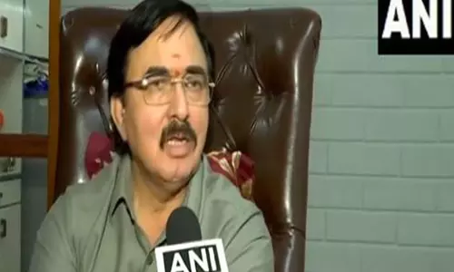 NCP Pune इकाई के अध्यक्ष दीपक मानकर ने एमएलसी सीट न मिलने पर इस्तीफा देने की पेशकश की