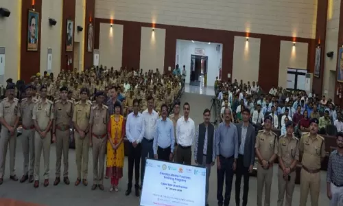 Lucknow: एकेटीयू में वन डे मास्टर्स ट्रेनर ट्रेनिंग प्रोग्राम ऑन साइबर सेफ का आयोजन किया गया Lucknow: एकेटीयू में वन डे मास्टर्स ट्रेनर ट्रेनिंग प्रोग्राम ऑन साइबर सेफ का आयोजन किया गया