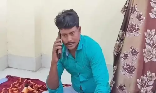पश्चिम बंगाल का मजदूर बना करोड़पति, टिकटें लेकर पुलिस स्टेशन पहुंचा पश्चिम बंगाल का मजदूर बना करोड़पति, टिकटें लेकर पुलिस स्टेशन पहुंचा