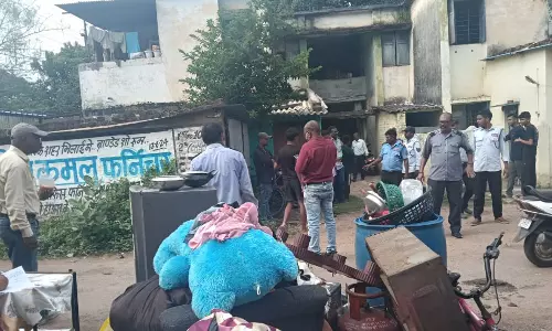 बीएसपी आवास से कब्जाधारियों के खिलाफ बेदखली की कार्यवाही