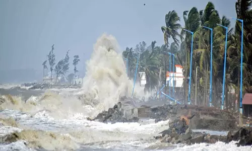 पश्चिम मध्य बंगाल की खाड़ी पर बना दबाव उत्तरी Chennai के करीब पहुंचा
