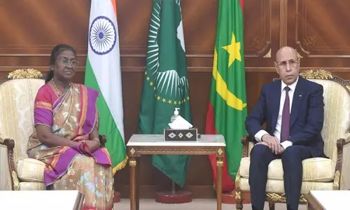 Murmu ने मॉरिटानिया के राष्ट्रपति मोहम्मद औलद ग़ज़ौनी से बातचीत की