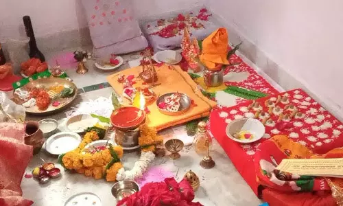 Shikha Motwani ने अपने पति के साथ अपने नए घर में गृह पूजा की Shikha Motwani ने अपने पति के साथ अपने नए घर में गृह पूजा की