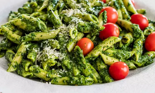 Green Sauce Pasta इस वीकेंड जरूर करें ट्राई Green Sauce Pasta इस वीकेंड जरूर करें ट्राई