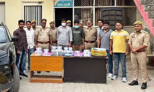 Noida: पुलिस ने फर्जी तरीके से क्रेडिट कार्ड व लोन कराने वाले गैंग के 2 शातिर बदमाश दबोचे Noida: पुलिस ने फर्जी तरीके से क्रेडिट कार्ड व लोन कराने वाले गैंग के 2 शातिर बदमाश दबोचे