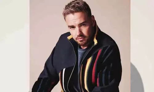 One Direction के पूर्व गायक लियाम पेन की बालकनी से गिरने से मौत One Direction के पूर्व गायक लियाम पेन की बालकनी से गिरने से मौत