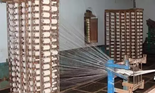 Assam के खादी उद्योग ने 18.92 करोड़ रुपये की बिक्री के साथ स्थानीय अर्थव्यवस्था को बढ़ावा दिया