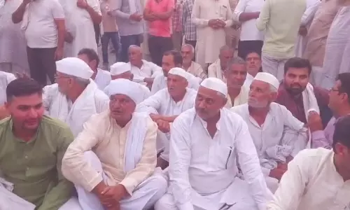 Shamli: किसानों ने बकाया गन्ना भुगतान की मांग को लेकर जाम लगाया