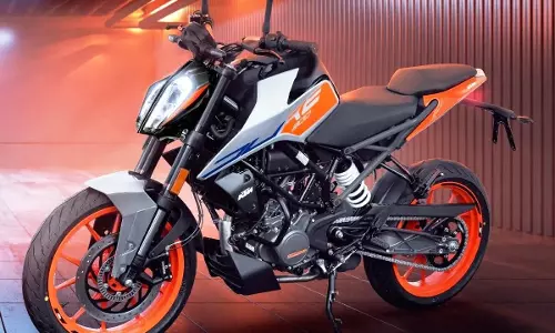 KTM ने इस मॉडल में एक नया रंग विकल्प जोड़ा KTM ने इस मॉडल में एक नया रंग विकल्प जोड़ा