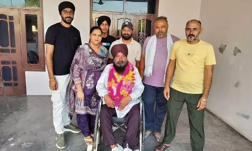 Wheelchair से लेकर सरपंच की सीट तक, इस 49 वर्षीय व्यक्ति ने तय किया लंबा सफर