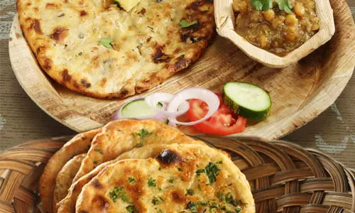 Paneer Kulcha बनाने की सबसे आसान रेसिपी