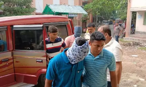 उत्तर-24 Parganas में सिविक वालंटियर और ग्राम पुलिसकर्मी को छेड़छाड़ का दोषी पाया