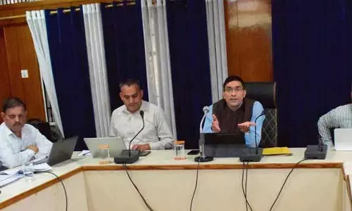 Chamba DC ने स्वयं सहायता समूहों को सशक्त बनाने के लिए विशेष अभियान चलाने को कहा