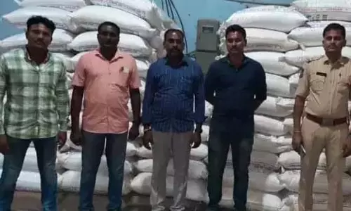 टास्क फोर्स पुलिस ने Hanamkonda में 512.5 क्विंटल पीडीएस चावल जब्त किया