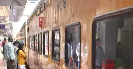 Jaipur: यात्रीभार को देखते हुए दीपावली पर 47 स्पेशल ट्रेनों का होगा संचालन Jaipur: यात्रीभार को देखते हुए दीपावली पर 47 स्पेशल ट्रेनों का होगा संचालन