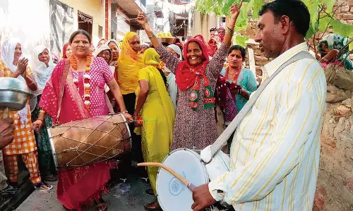 Haryana : शपथ ग्रहण की पूर्व संध्या पर भाजपा कार्यकर्ताओं ने मनाया जश्न