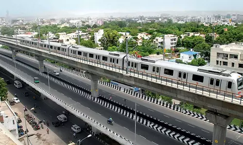Jaipur: उमा शंकर शर्मा ने जयपुर मेट्रो स्टेशन का निरीक्षण किया Jaipur: उमा शंकर शर्मा ने जयपुर मेट्रो स्टेशन का निरीक्षण किया