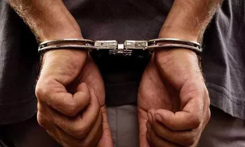 Jalandhar: पूर्व सरपंच और उनकी पत्नी पर पथराव का मामला दर्ज Jalandhar: पूर्व सरपंच और उनकी पत्नी पर पथराव का मामला दर्ज