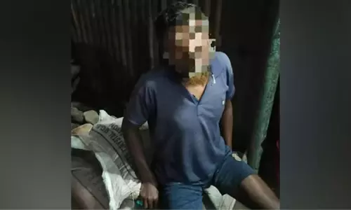 Meghalaya : पूर्वी खासी हिल्स में भारत-बांग्लादेश सीमा पर चीनी की तस्करी करते बांग्लादेशी नागरिक पकड़ा गया Meghalaya : पूर्वी खासी हिल्स में भारत-बांग्लादेश सीमा पर चीनी की तस्करी करते बांग्लादेशी नागरिक पकड़ा गया