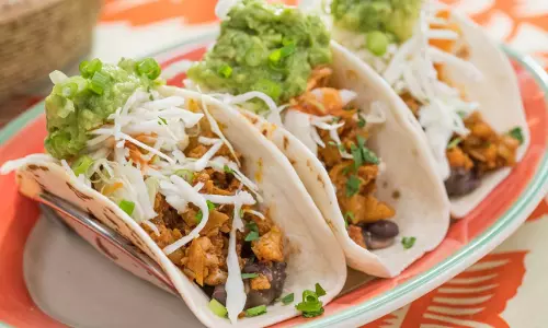 Cornitos चीज़ और साल्सा के साथ टैको रेसिपी