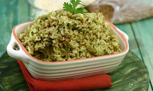 Hariyali मटकी खिचड़ी रेसिपी ट्राई  करे