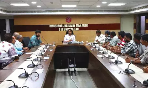 SCR ने जुड़वां शहरों के यात्री संघों के साथ बैठक की