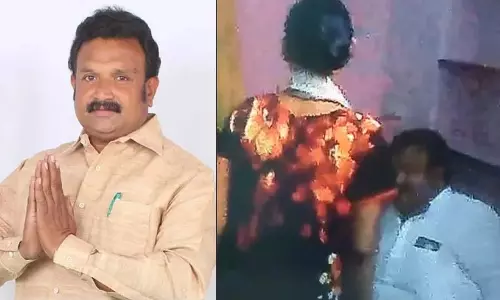 आंध्र प्रदेश: TDP नेता रसलिलु.. वीडियो लीक आंध्र प्रदेश: TDP नेता रसलिलु.. वीडियो लीक
