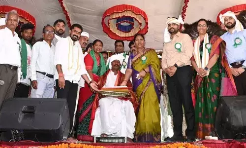 Asifabad में कुमराम भीम की 84वीं शहादत वर्षगांठ पर उन्हें श्रद्धांजलि दी गई Asifabad में कुमराम भीम की 84वीं शहादत वर्षगांठ पर उन्हें श्रद्धांजलि दी गई