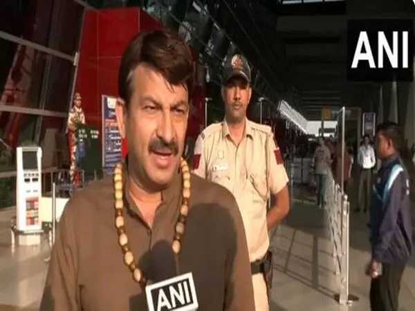 BJP Manoj Tiwari ने कहा-आप सरकार का प्रदूषण कम करने का कोई इरादा नहीं है