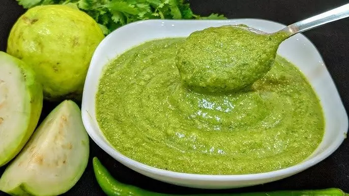 Guava chutney: घर पर बनाएं भुने अमरूद की चटनी,जानें बनाने का तरीका