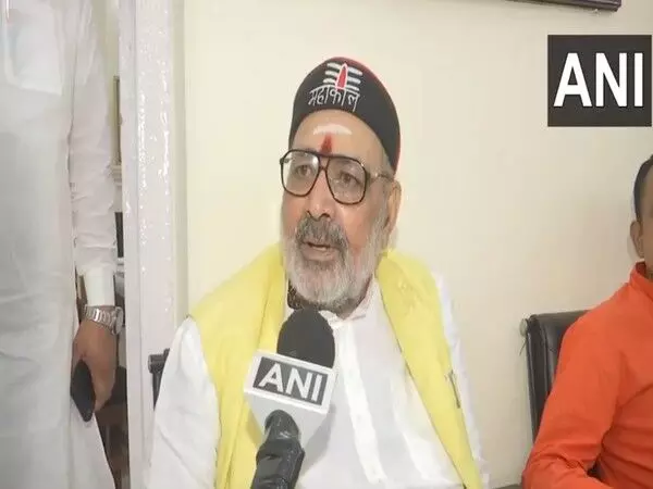 Giriraj Singh ने बहराइच की घटना पर चुप्पी के लिए अखिलेश यादव पर हमला किया