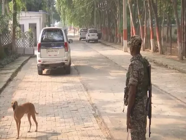 Bihar: आय से अधिक संपत्ति मामले में ईडी ने आईएएस अधिकारी संजीव हंस के पटना आवास पर छापा मारा