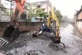 Chennai rains: नालियाँ जाम, नागरिक लापरवाही का संकट