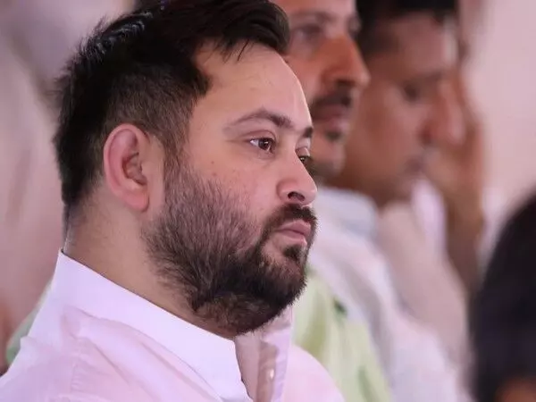 Tejashwi Yadav ने जहरीली शराब से हुई मौतों के बाद बिहार सरकार पर निशाना साधा