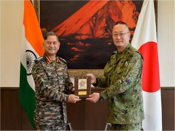 सेना प्रमुख जनरल द्विवेदी ने Japan के फूजी स्कूल का दौरा किया