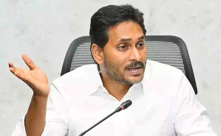 बाबू के राज में सिर्फ लूट है, बांटो और खाओ: YS Jagan