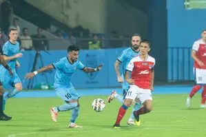 ISL 2024-25: मुंबई सिटी की नजरें वेस्ट कोस्ट डर्बी में एफसी गोवा के खिलाफ सीजन की पहली जीत पर