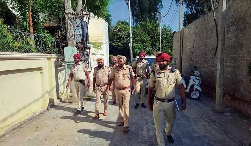 त्यौहारी सीजन शुरू होने के कारण सीमावर्ती क्षेत्रों में Police हाई अलर्ट पर