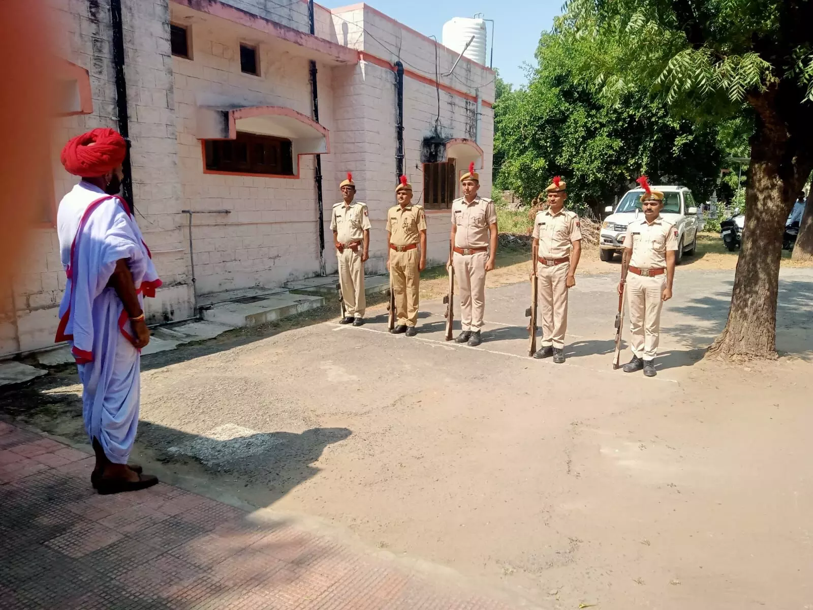 Jaipur: कार्यों की गुणवत्ता पर ध्यान देने एवं सरकार की मंशा के अनुरूप आमजन को राहत पहुंचाने के दिये निर्देश