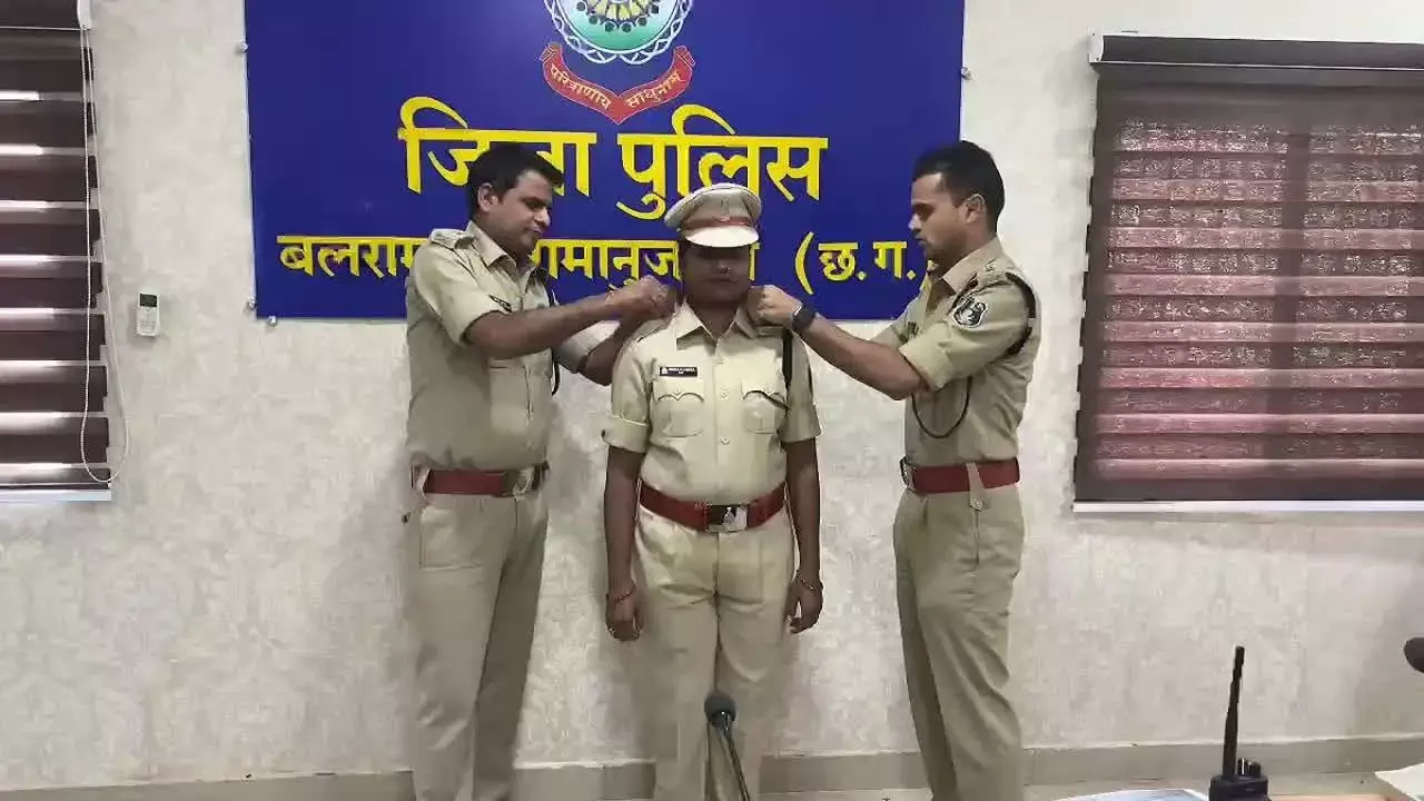 CG BREAKING: 10 प्रधान आरक्षकों का ASI के पद पर प्रमोशन, SP ने लगाया स्टार