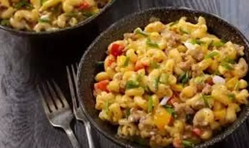 Breakfast: नाश्ते में इस तरह बनाएं स्ट्रीट स्टाइल मैकरोनी