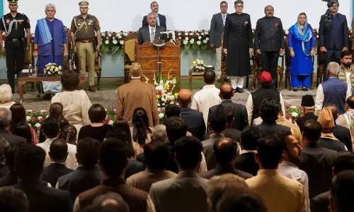 विधायक ने किया राष्ट्रगान का अपमान, गिरफ्तार कर सकती है पुलिस