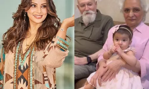 Bipasha Basu ने अपने ससुराल वालों को एक मनमोहक वीडियो के साथ शादी की सालगिरह की शुभकामनाएं दीं Bipasha Basu ने अपने ससुराल वालों को एक मनमोहक वीडियो के साथ शादी की सालगिरह की शुभकामनाएं दीं