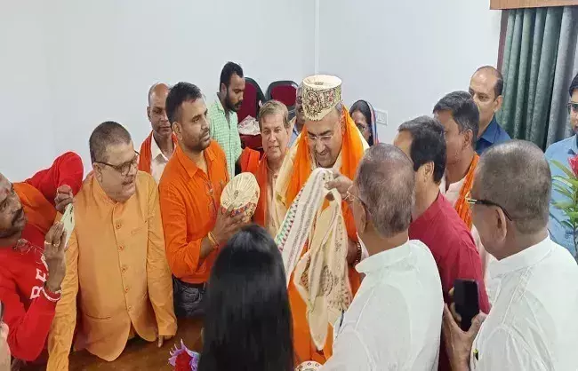 Madhubani: स्वास्थ्य मंत्री मंगल पाण्डेय का जिला अतिथि गृह में स्वागत हुआ Madhubani: स्वास्थ्य मंत्री मंगल पाण्डेय का जिला अतिथि गृह में स्वागत हुआ