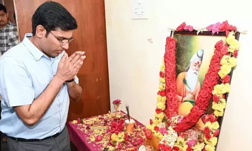 Andhra: महर्षि वाल्मीकि का जीवन सभी के लिए आदर्श: कलेक्टर