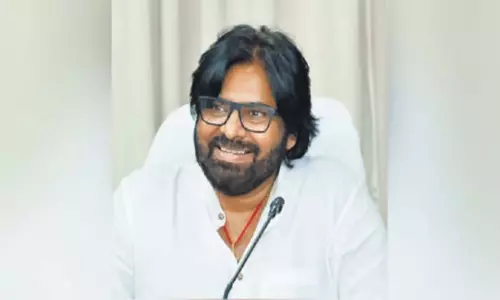 Andhra: आंध्र के उपमुख्यमंत्री पवन ने AIADMK को 53वीं वर्षगांठ पर बधाई दी