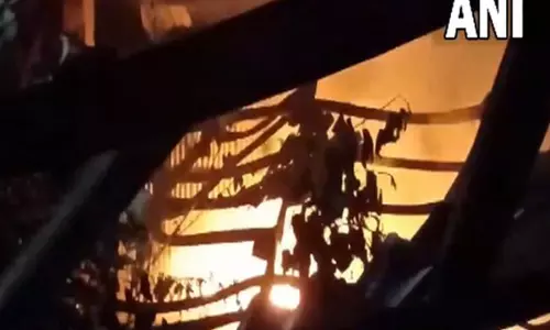 Gujarat के भावनगर में गोदाम में आग लगी