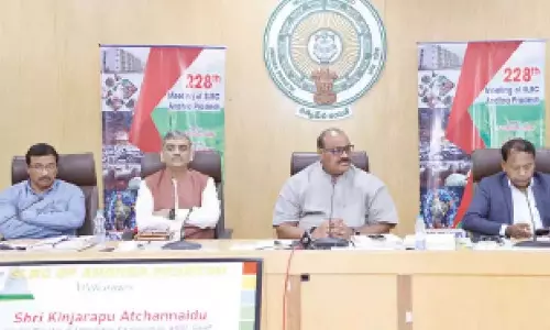 Andhra: काश्तकारों को दिए जाने वाले ऋण के मामले में मानवीय दृष्टिकोण अपनाएं Andhra: काश्तकारों को दिए जाने वाले ऋण के मामले में मानवीय दृष्टिकोण अपनाएं